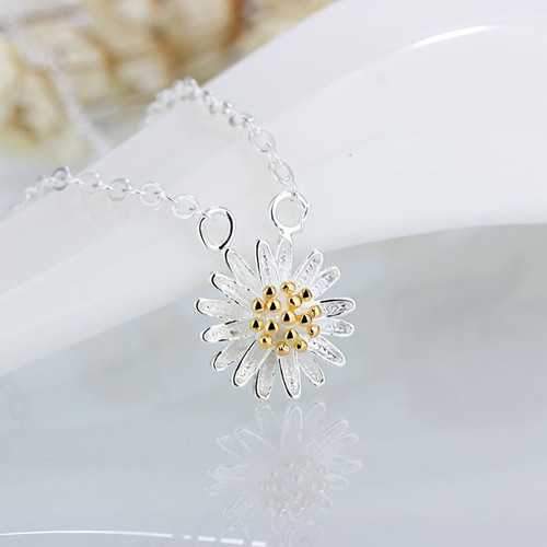 Delicate Daisy S925 Sterling Silver Short Necklaces for Women