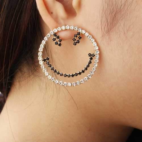 Sweet Large Smile Modeling Earrings