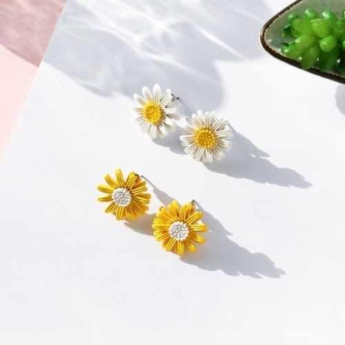 Daisy Flower Stud Earrings Fashion Yellow White Earrings