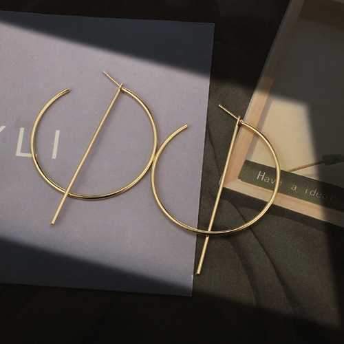 Trendy Hollow Earrings Elegant Round Bar Ear Stud Hoop Ear