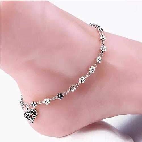 Lea Anklet With Vintage Style Heart and Flowers