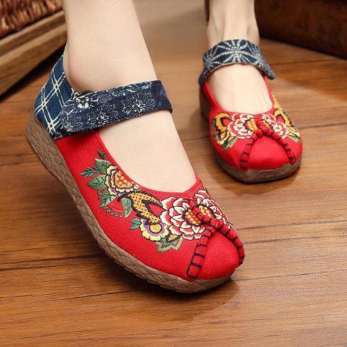 Peony Embroidered Old Peking Hook Loop Flat Shoes