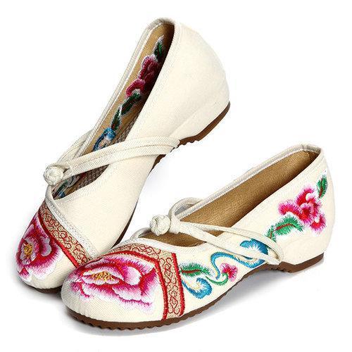 Flower Pattern Embroidery Retro Flat Chinese Knot Loafers