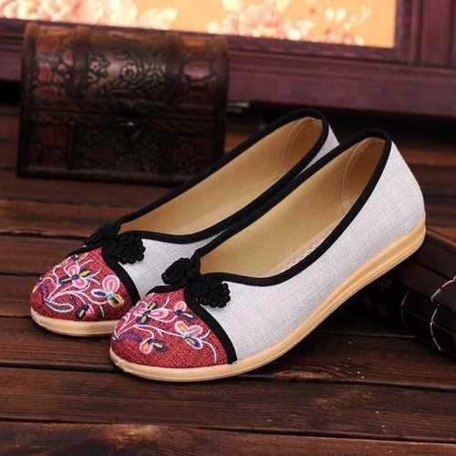 Embroidered Portable Soft Flat Loafers