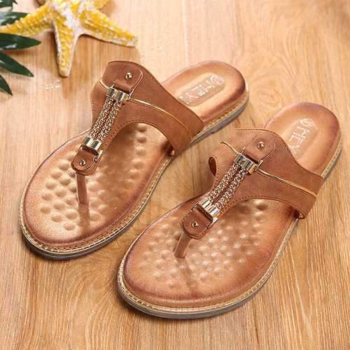 Metal Clip Toe Button Flat Sandals